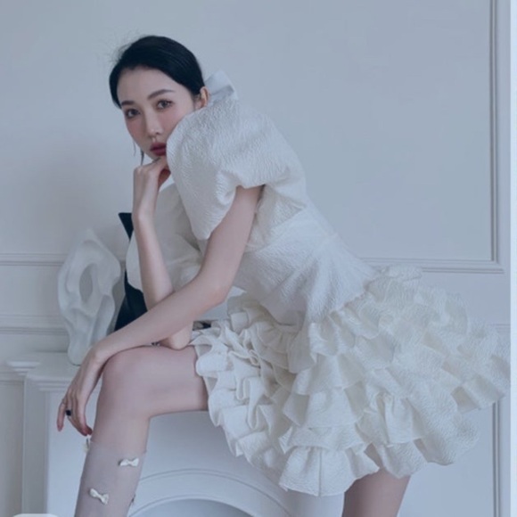 Elegant Cream Formal dress - Picture 3 of 5